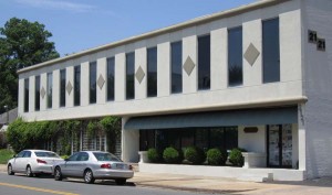 Diagonal Exterior View of office building at 2121 Commonwealth Avenue, Charlotte NC 28205